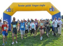 Uczestnicy marszu nordic walking wyruszyli!