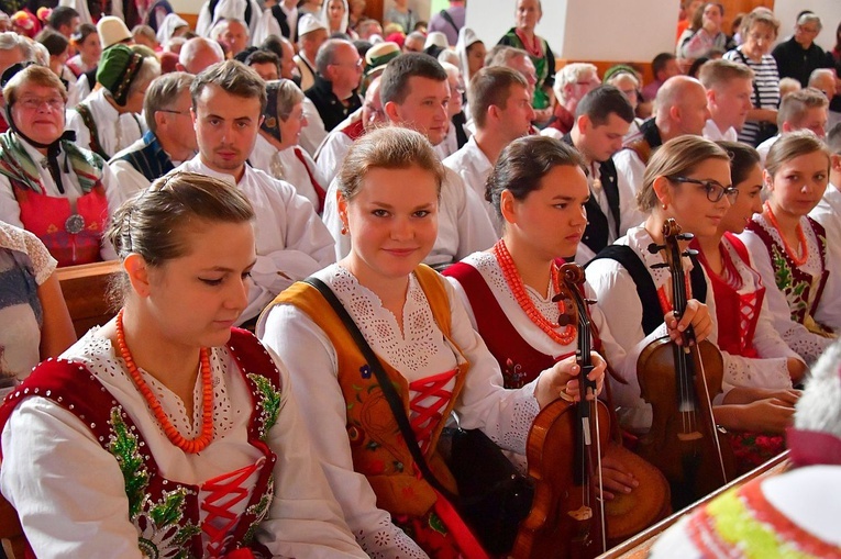 Folklor świata pod Giewontem - Msza św. o pokój na świecie