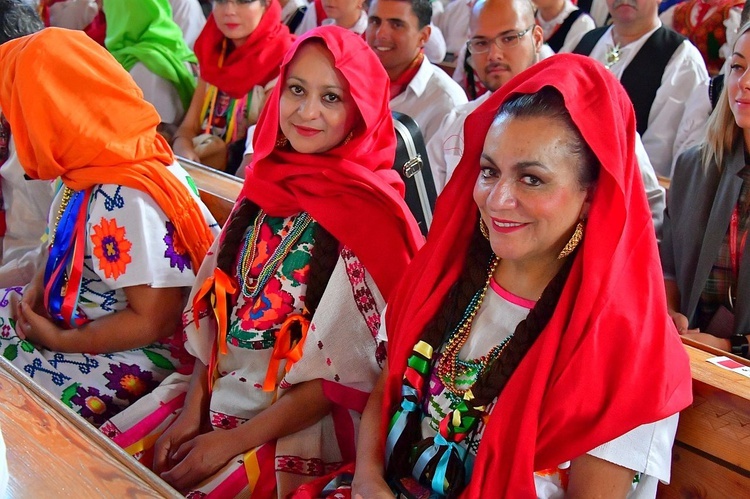 Folklor świata pod Giewontem - Msza św. o pokój na świecie