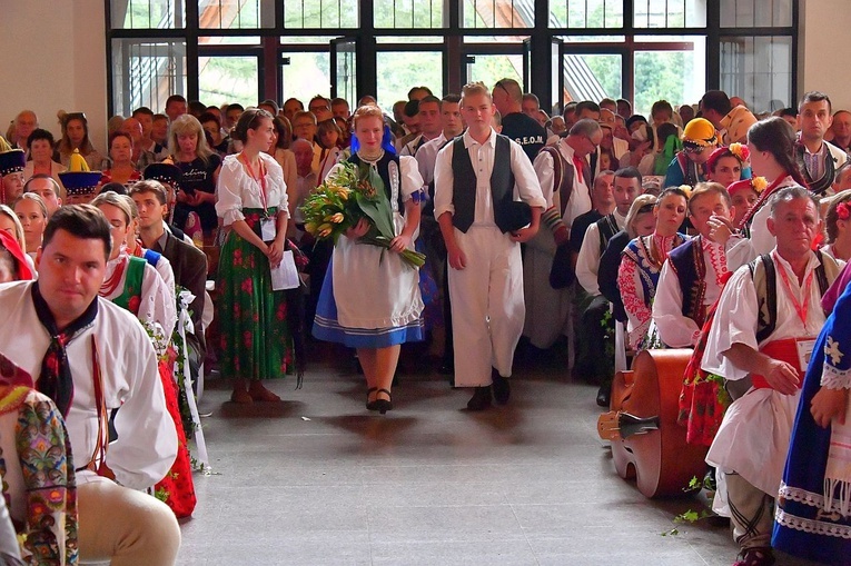 Folklor świata pod Giewontem - Msza św. o pokój na świecie