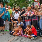 Folklor świata pod Giewontem - korowód przez miasto