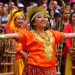 Folklor świata pod Giewontem - korowód przez miasto