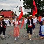 Folklor świata pod Giewontem - korowód przez miasto