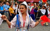 Folklor świata pod Giewontem - korowód przez miasto