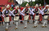 Folklor świata pod Giewontem - korowód przez miasto