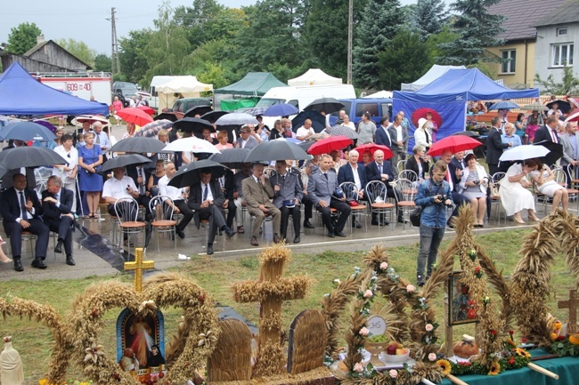 Dożynki w deszczu