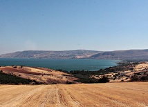 Po Jeziorze Genezaret wciąż pływają rybackie łodzie wzorowane na tych z czasów Jezusa.