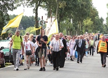 Pielgrzymi z Żychlina w drodze do Suserza.