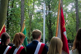 ▲	Uroczystości na cmentarzu garnizonowym w 96. rocznicę obrony Płocka.
