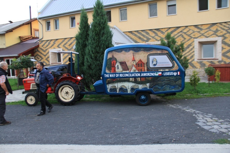 Pielgrzymka na minitraktorach do Lisieux