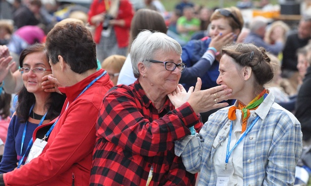 Symbolika otwartej dłoni - tylko taką można okazać bliskość
