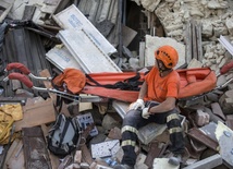 Wzrosła liczba ofiar śmiertelnych trzęsienia ziemi we Włoszech