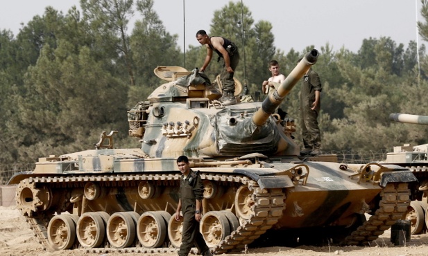 Kolejne tureckie czołgi wjechały do Syrii
