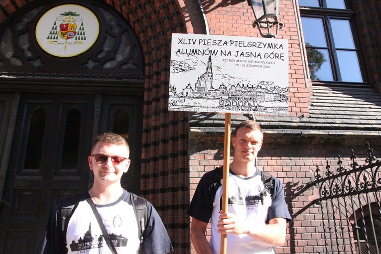 Wrocławscy klerycy w drodze do Matki