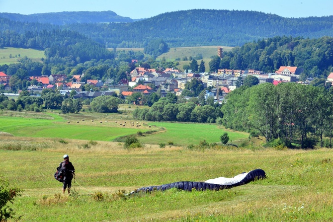 Paralotniarze w Mieroszowie