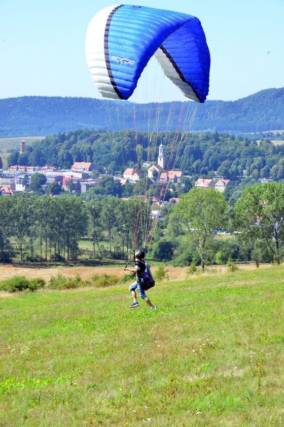 Paralotniarze w Mieroszowie