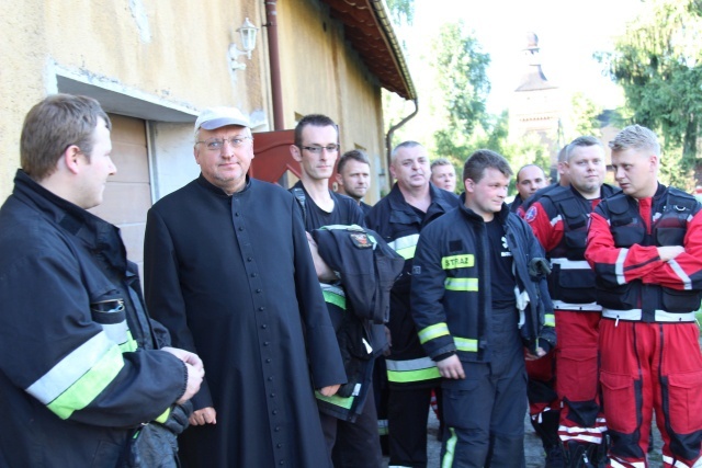 Pożar kościoła w Jawiszowicach - ćwiczenia strażaków