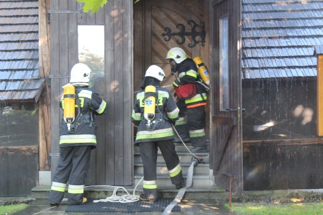 Pożar kościoła w Jawiszowicach - ćwiczenia strażaków