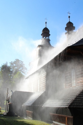 Pożar kościoła w Jawiszowicach - ćwiczenia strażaków