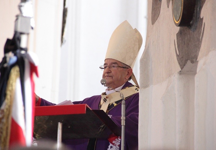 Arcybiskup Sławoj Leszek Głódź, metropolita gdański, w czasie homilii