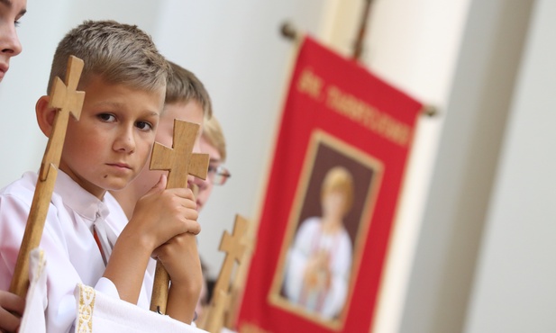 Ministranci podczas Mszy w katedrze