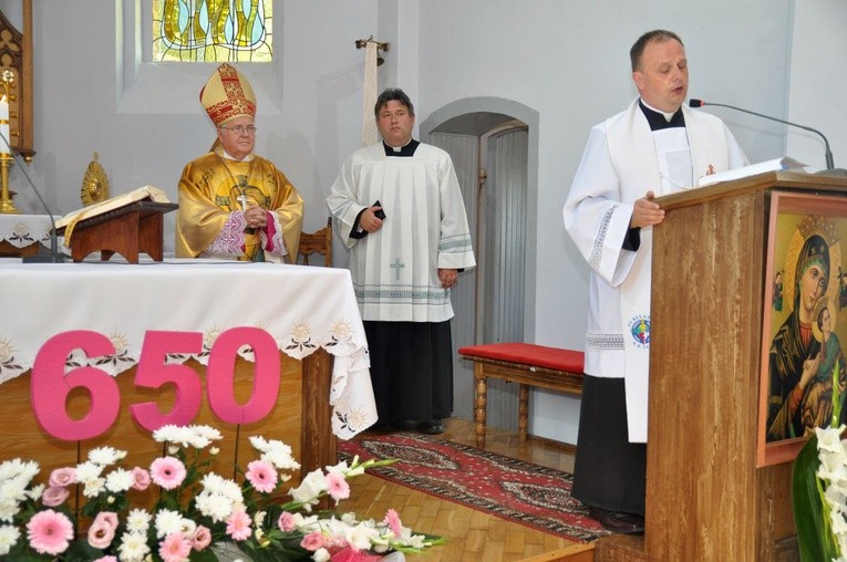 Jubileusz 650-lecia parafii w Uniechowie