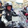▲	Ksiądz Krzysztof Pełech jest także prezydentem świdnickiego oddziału klubu motocyklowego, który za swoje godło przyjął muszlę św. Jakuba. 