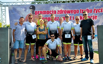 ▲	Ekipa sandomierskich triathlonistów po zawodach.