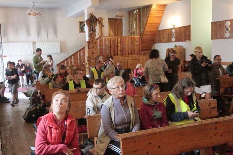 Niepełnosprawni wędrują do Matki