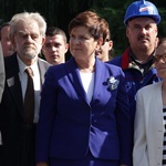 Premier Beata Szydło złożyła kwiaty pod pomnikiem Anny Walentynowicz