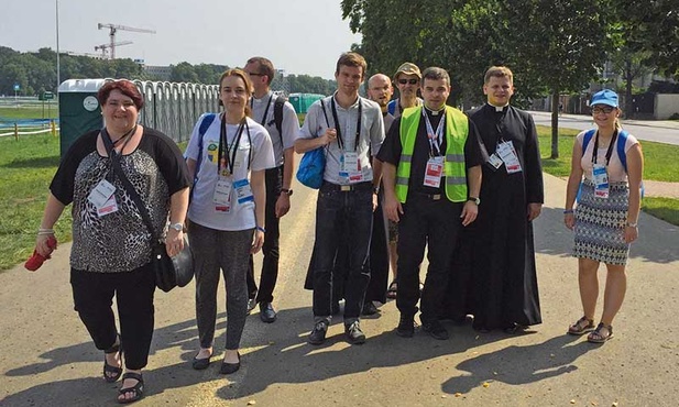 Ekipa Szpitala Domowego, która brała udział w Drodze Krzyżowej podczas ŚDM.