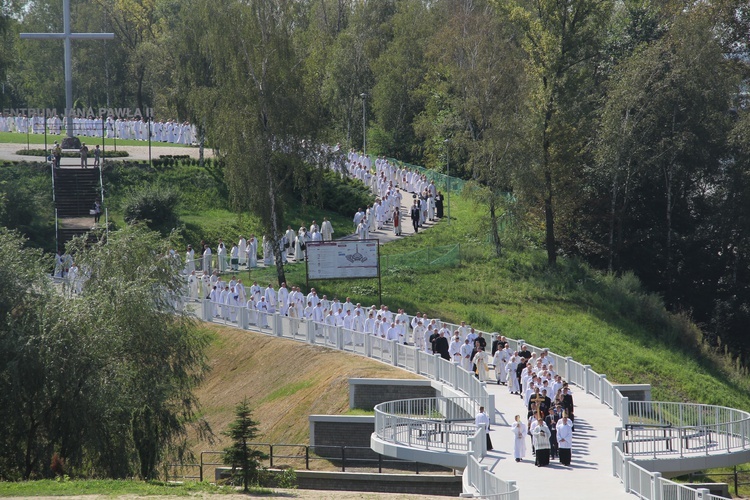 Pielgrzymka duchowieństwa metropolii górnośląskiej do Łagiewnik - cz. II (31 sierpnia 2016).