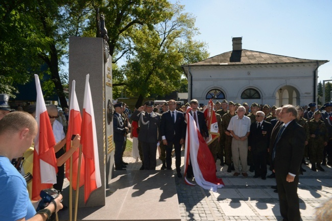 Odsłonięcie pomnika 72. Pułku Piechoty