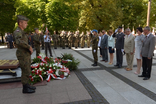 Odsłonięcie pomnika 72. Pułku Piechoty