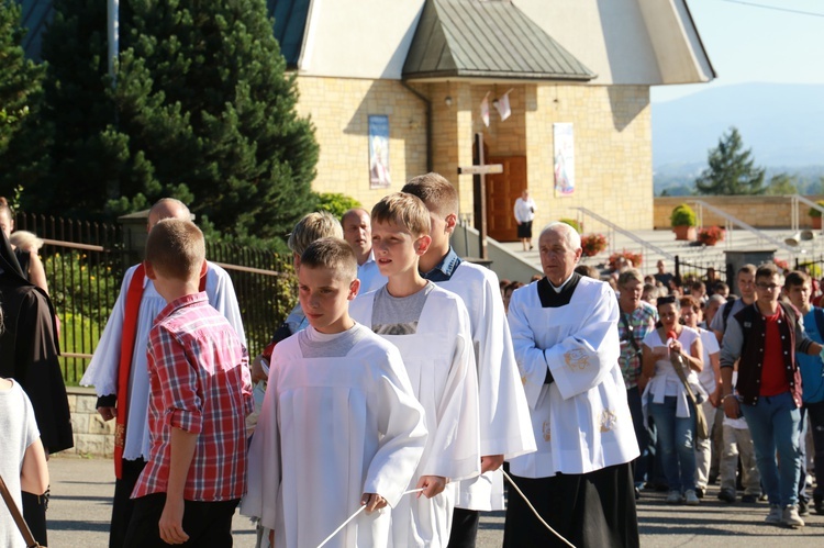 Droga Krzyżowa w Wielogłowach