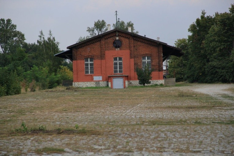 Pomnik selekcji Żydów na kozielskiej rampie