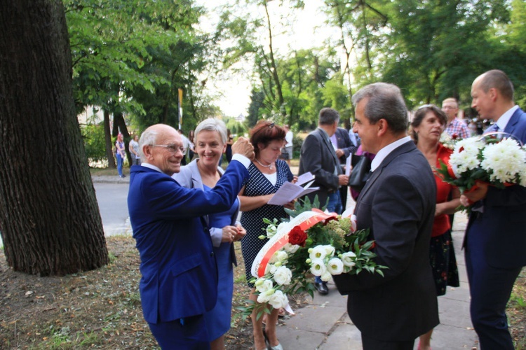 Pomnik selekcji Żydów na kozielskiej rampie