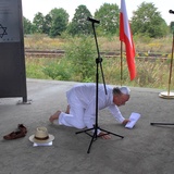 Pomnik selekcji Żydów na kozielskiej rampie