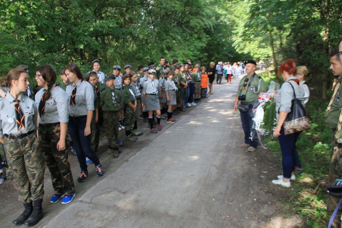 Ku czci żołnierzy "Bartka" w 70. rocznicę mordu