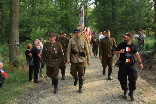 Ku czci żołnierzy "Bartka" w 70. rocznicę mordu