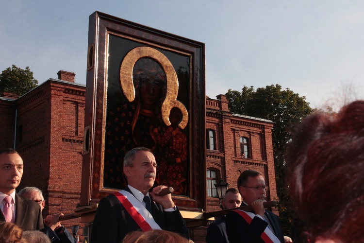 Peregrynacja ikony MB Częstochowskiej w parafii MB Pocieszenia w Żyrardowie