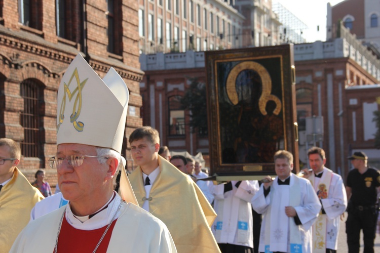 Peregrynacja ikony MB Częstochowskiej w parafii MB Pocieszenia w Żyrardowie