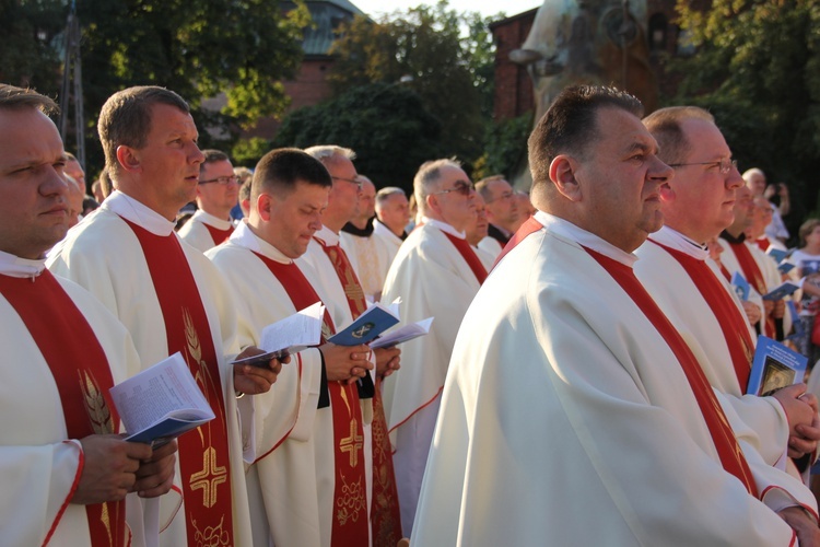 Peregrynacja ikony MB Częstochowskiej w parafii MB Pocieszenia w Żyrardowie