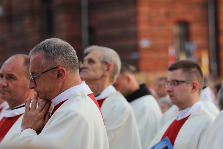 Peregrynacja ikony MB Częstochowskiej w parafii MB Pocieszenia w Żyrardowie