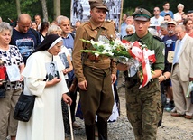 ◄	W rocznicę zbrodni nad grobami ofiar modlili się  ich bliscy.