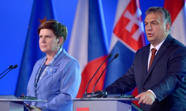 Orban: Pomagać uchodźcom, ale i chronić granice