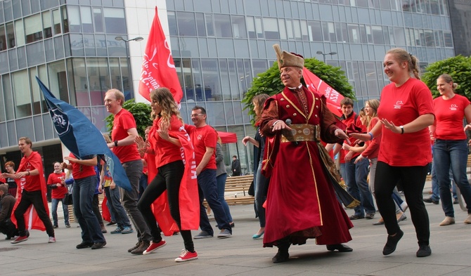 Studniówka Szlachetnej Paczki (cz. I - polonez)