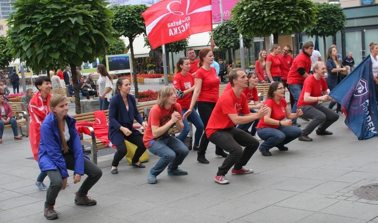 Studniówka Szlachetnej Paczki (cz. II - zumba)