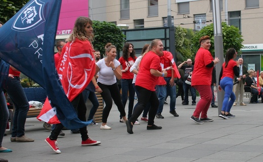 Studniówka Szlachetnej Paczki (cz. II - zumba)