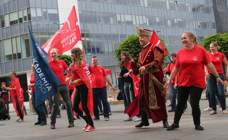 Studniówka Szlachetnej Paczki (cz. II - zumba)